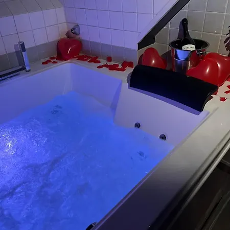 Balneo, Lumineux, Confort Apartment